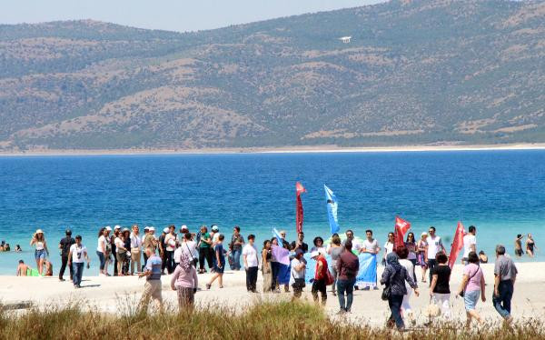 CHP'den 'Salda'ya dokunma' eylemi - Resim : 1