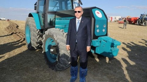 Erdoğan’ın tarladaki fotoğrafı sosyal medyanın gündeminde
