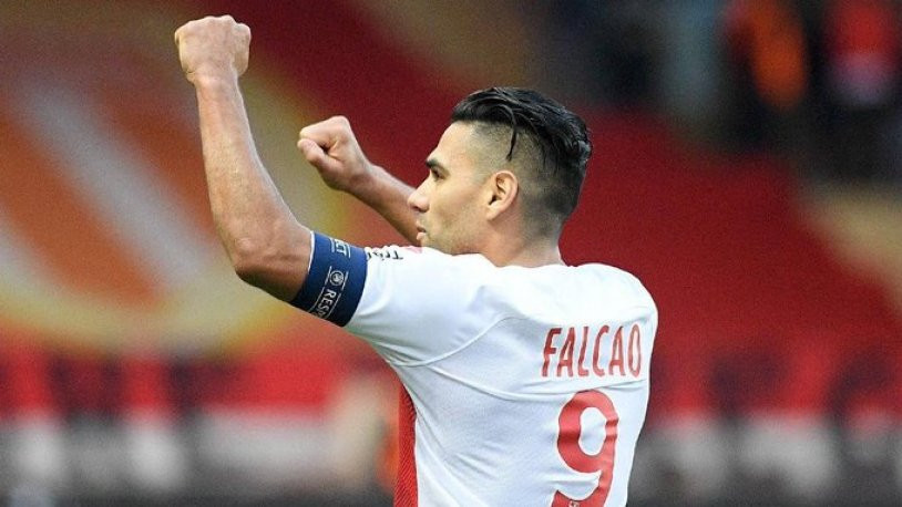 Galatasaray taraftarından Falcao tezahüratı