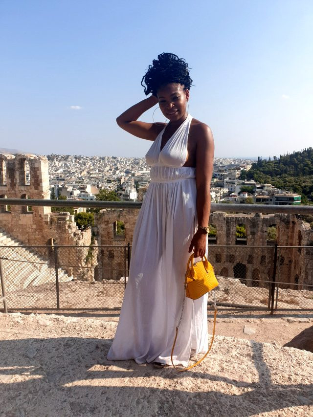 İngiliz bloggerın giydiği kıyafet Yunanistan'da krize sebep oldu! - Resim : 1