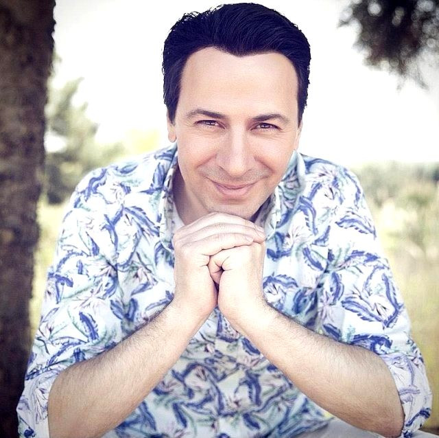 Ünlü müzisyen Metin Çanak, Funda Arar'ı yere göğe sığdıramadı - Resim : 1