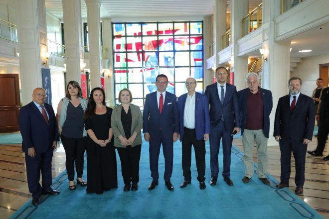 Mimarlar ve gazetecilerden Ekrem İmamoğlu'na ziyaret - Resim : 1