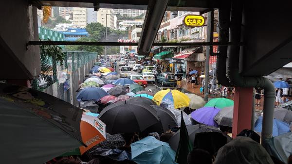 Hong Kong'da protestolara polis izni - Resim : 1