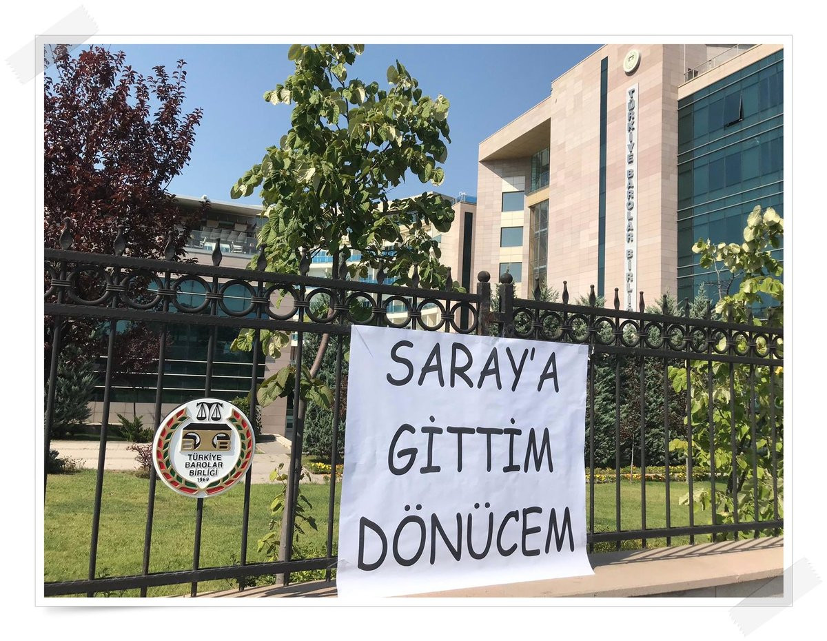 TBB önünde Metin Feyzioğlu tepkisi: 'Saraya gittim dönücem' - Resim : 1