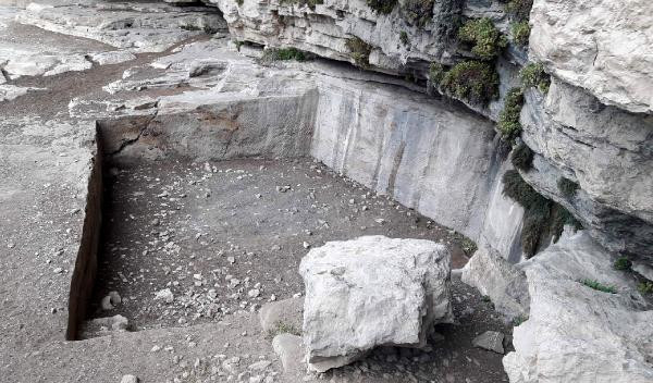 Tarsus'taki kaya mezarları tarihe ışık tutacak - Resim : 1