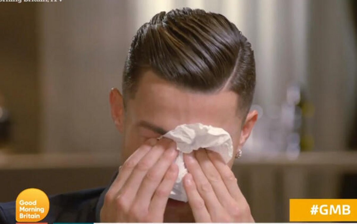 Cristiano Ronaldo gözyaşlarını tutamadı - Resim : 1