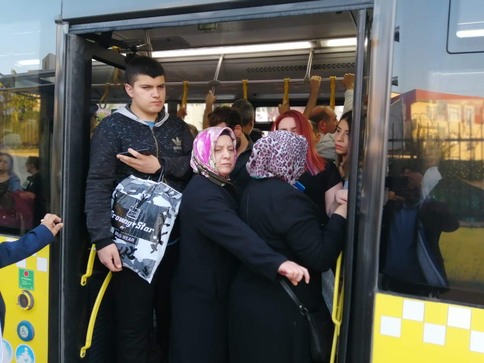 CHP’li başkan otobüse bindi, halkı dinledi - Resim : 2