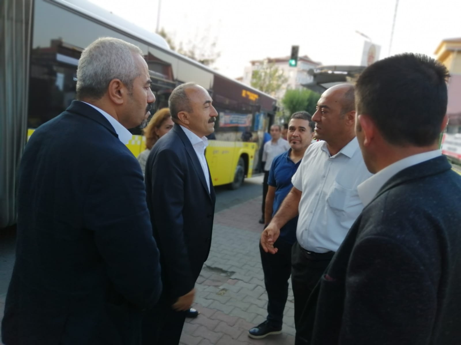 CHP’li başkan otobüse bindi, halkı dinledi - Resim : 1