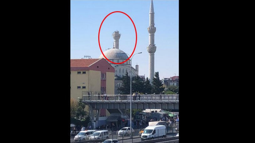 Avcılar'da deprem anında caminin minaresi böyle yıkıldı - Resim : 2