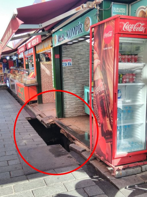Ortaköy'de kumpircilerin altındaki kanal çöktü - Resim : 1