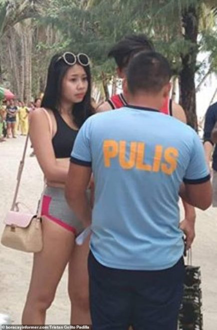 Kadın turist, bikinisi yüzünden gözaltına alındı - Resim : 2