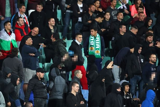 Bulgaristan'da ırkçılık skandalı futbolun önüne geçti! - Resim : 1