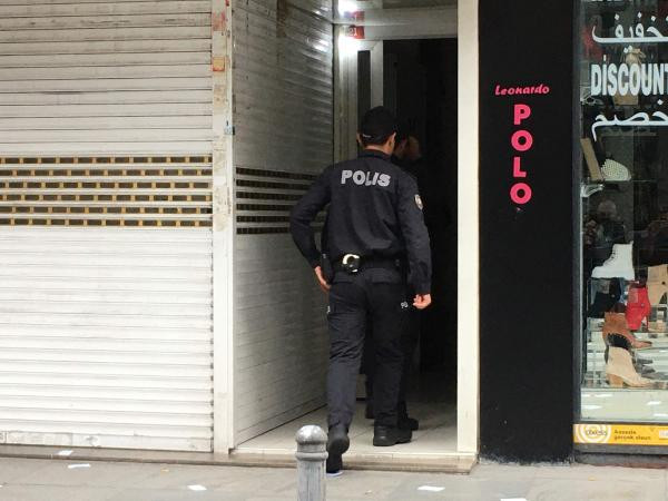 CHP binasında eylem: Gözaltına alındılar - Resim : 2