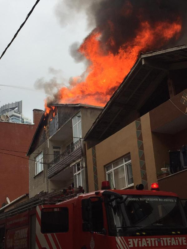 İstanbul’da yangın! Ekipler alarma geçti - Resim : 1