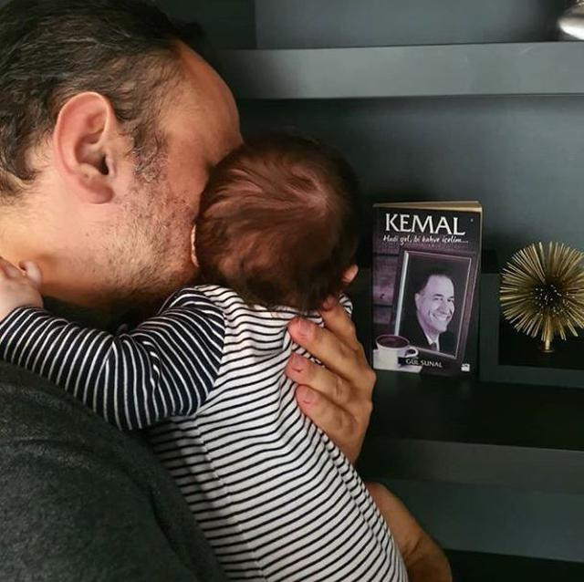 Ali Sunal kızı Narin'e, dedesi Kemal Sunal'ı anlattı - Resim : 2