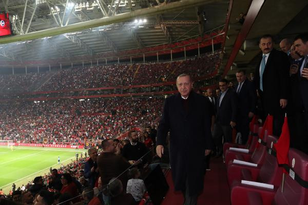 Erdoğan 'Türkiye - İzlanda' maçında - Resim : 1