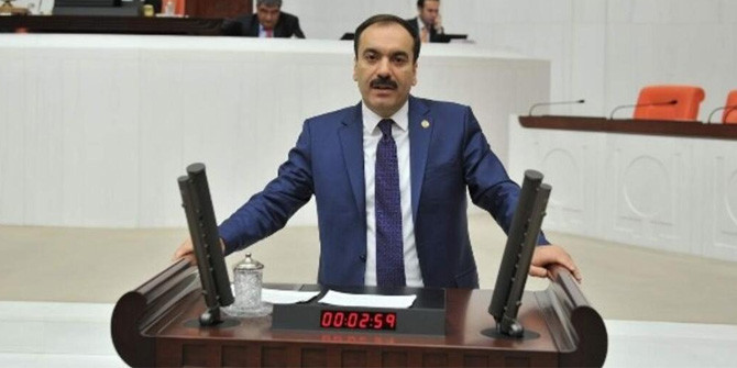 AKP'de bir Davutoğlu istifası daha - Resim : 1