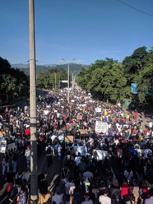 Kolombiya’da vergi protestolarında 3 kişi öldü - Resim : 1