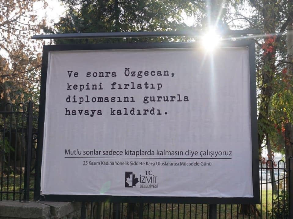 İzmit Belediyesi'nden dikkat çeken 25 Kasım afişleri - Resim : 3