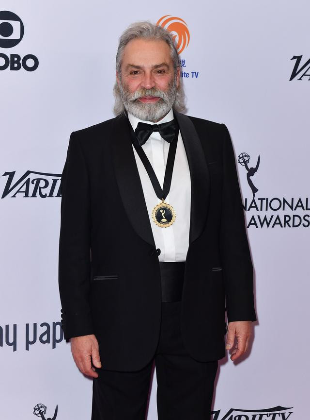 Haluk Bilginer, Emmy Ödülleri'nde Türkiye'ye gurur verdi: En iyi erkek oyuncu! - Resim : 1