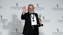Haluk Bilginer, Emmy Ödülleri'nde Türkiye'ye gurur verdi: En iyi erkek oyuncu!