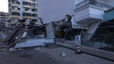Büyükelçi açıkladı! Depremde Türklerin kaldığı otel çöktü