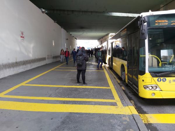 Metrobüs duraklarında karışıklığa son! - Resim : 1