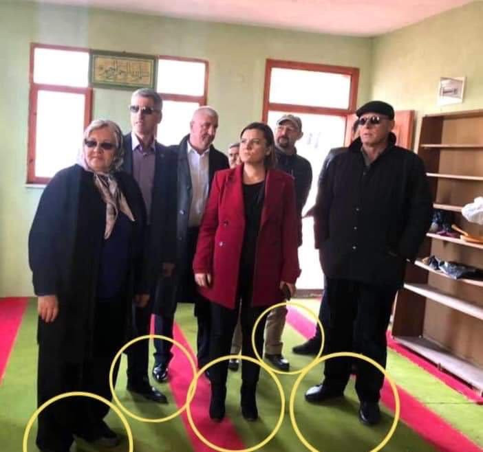 AKP'lilerin 'Camiye ayakkabılarıyla girdiler' yalanı asılsız çıktı - Resim : 1