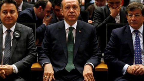 AKP'de Davutoğlu ve Babacan çatlağı! İstifalar durdurulamıyor
