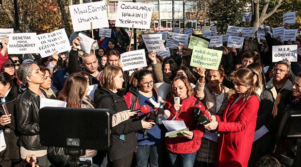 Doğa Koleji mağduru velilerden İstanbul Milli Eğitim Müdürlüğü önünde eylem - Resim : 1