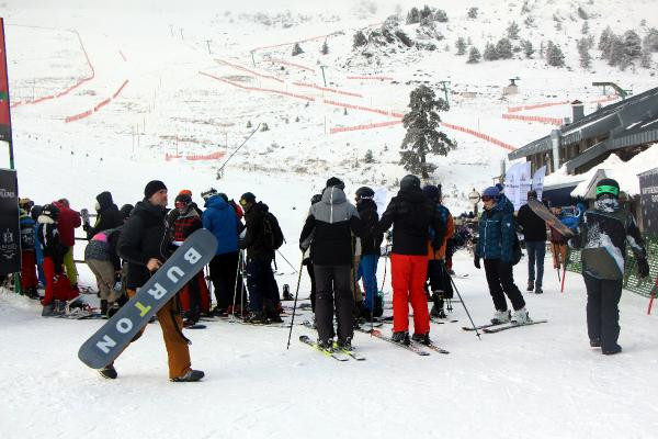 Kartalkaya’da kayak sezonu açıldı - Resim : 1