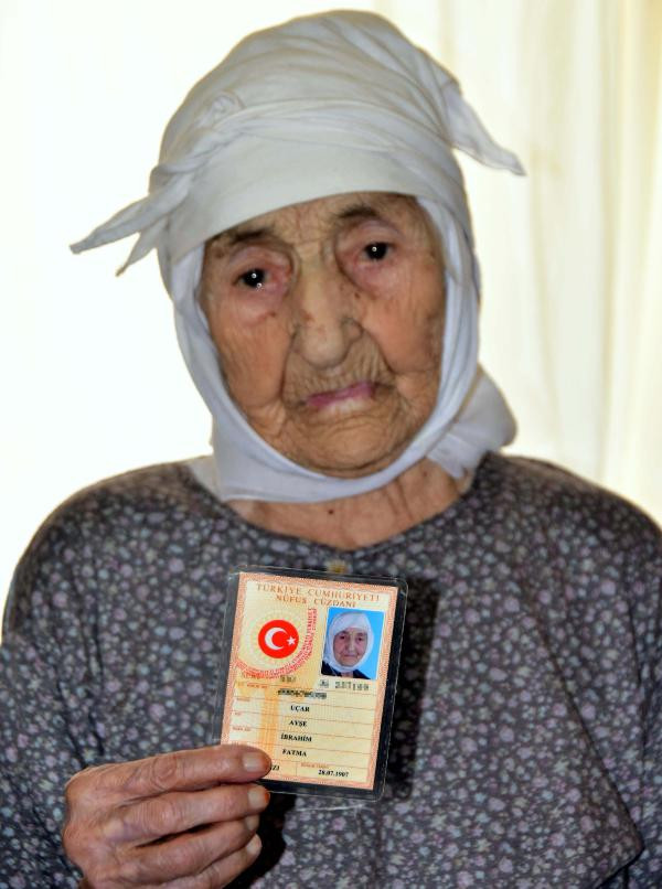 Türkiye'nin en yaşlı insanı Ayşe Uçar yaşamını yitirdi - Resim : 1