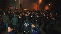 Trabzon'da Ünal Karaman isyanı! Taraftar tesisleri bastı...
