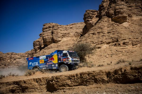 Dakar Rallisi'nde Peterhansel kazandı! Sainz zirveyi korudu - Resim : 1