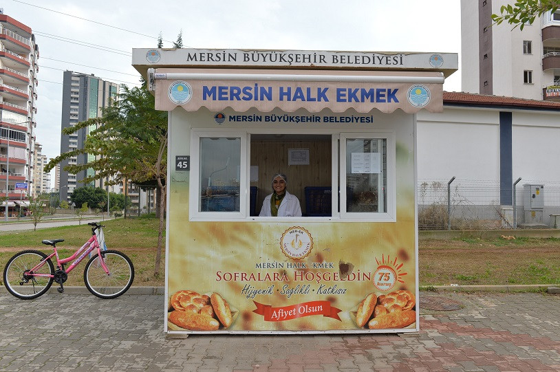 Mersin Büyükşehir Belediyesi Halk Ekmek büfelerini kadınlara tahsis etti - Resim : 2