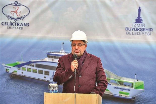 İzmir’in yeni arabalı feribotu suya indirildi - Resim : 1