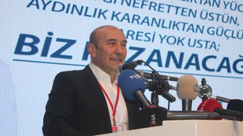 CHP İzmir İl Kongresi'nde 'Deniz Yücel'e sürpriz - Resim : 2
