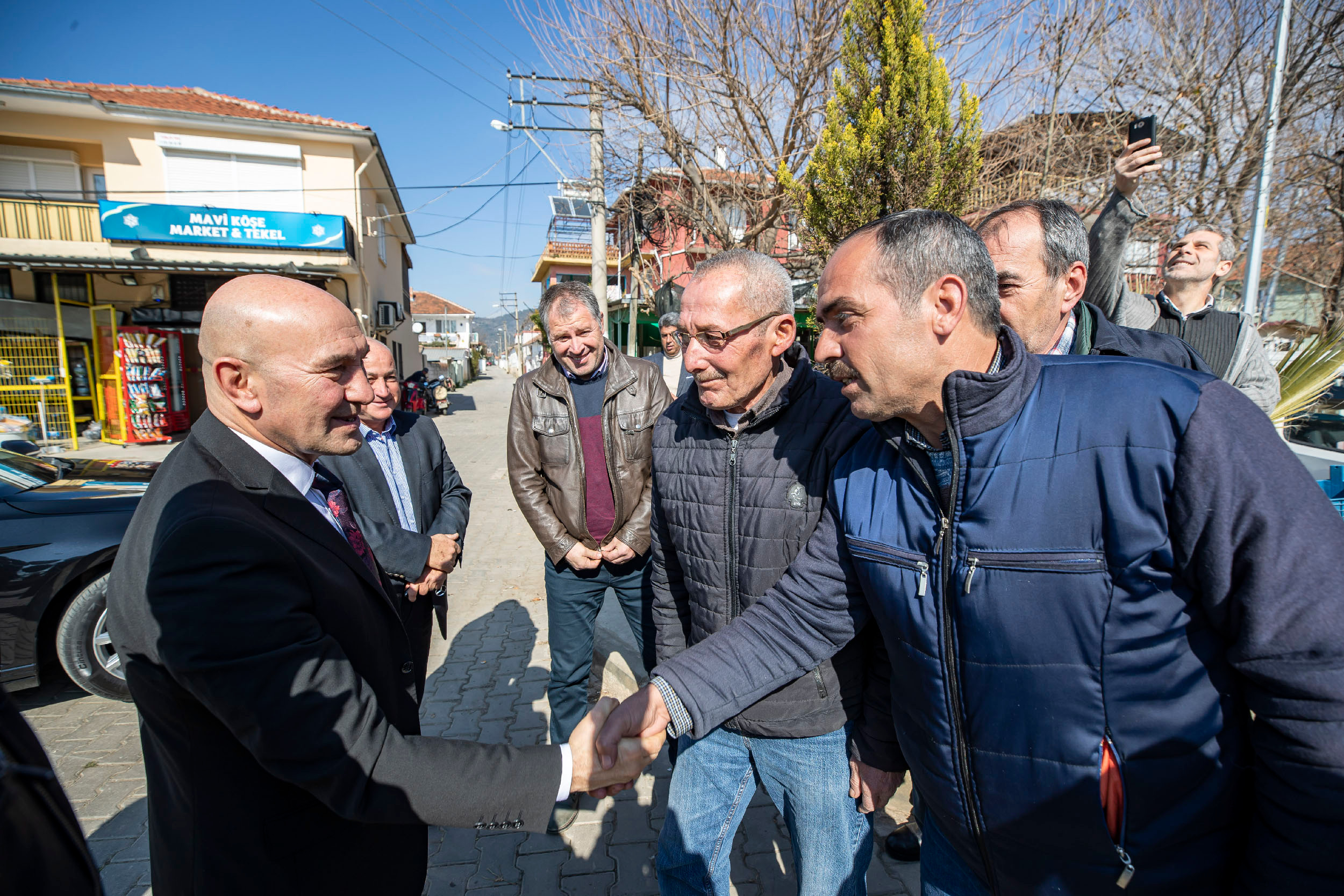 Tunç Soyer Bayındırlı muhtarlarla bir araya geldi - Resim : 1