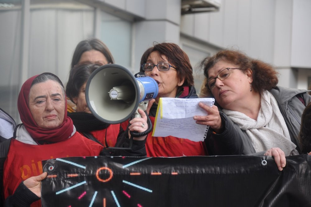 Dikili ve Bergama, AKP'li Hakan Koştu'yu protesto etti - Resim : 1