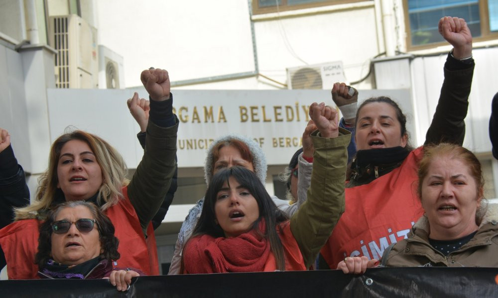 Dikili ve Bergama, AKP'li Hakan Koştu'yu protesto etti - Resim : 2