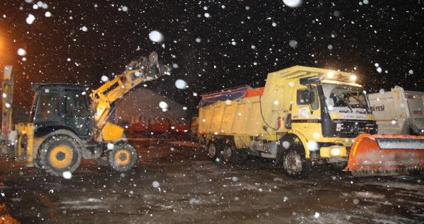 Şanlıurfa'da kar tatili! Çocuklar parka koştu - Resim : 1