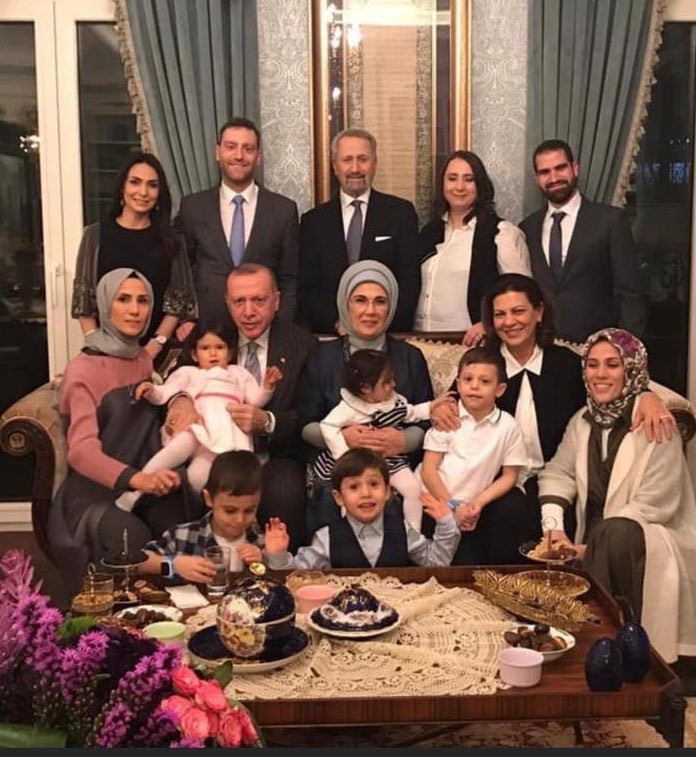 Nihal Olçok'tan Çağlayan ve Erdoğan'a fotoğraflı gönderme: Sakal geldi, 17/25 bitti - Resim : 1