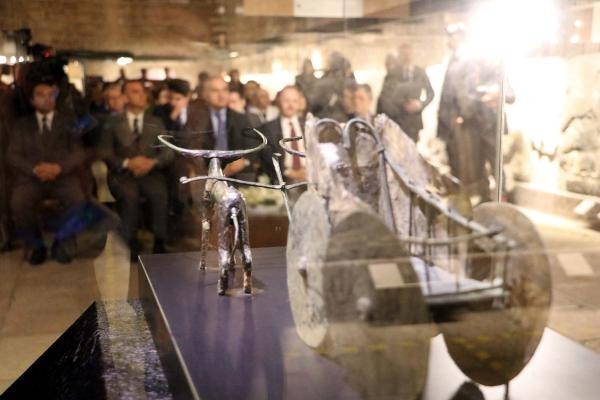 Türkiye'den kaçırılan iki eser, Anadolu Medeniyetler Müzesinde - Resim : 2