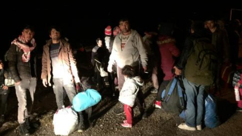 Mülteciler Ege sahillerine ve Yunanistan sınırına akın etti