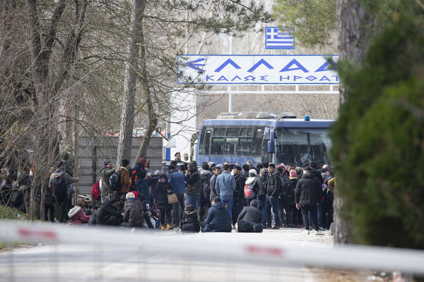 Türkiye’nin göçmen kararının ardından Bulgaristan ve Yunanistan'dan ilk tepki - Resim : 1