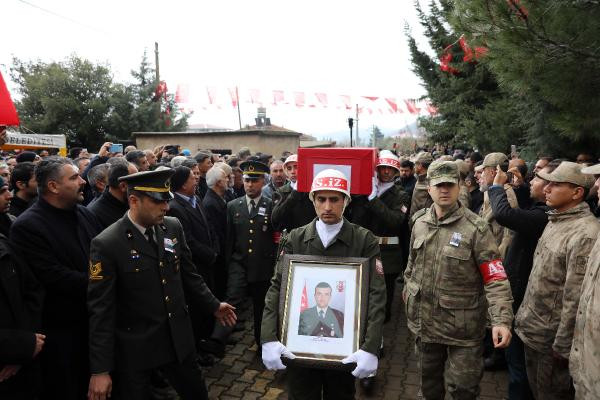 Şehit Piyade Uzman Onbaşı Veysel Günay, son yolculuğuna uğurlandı - Resim : 1