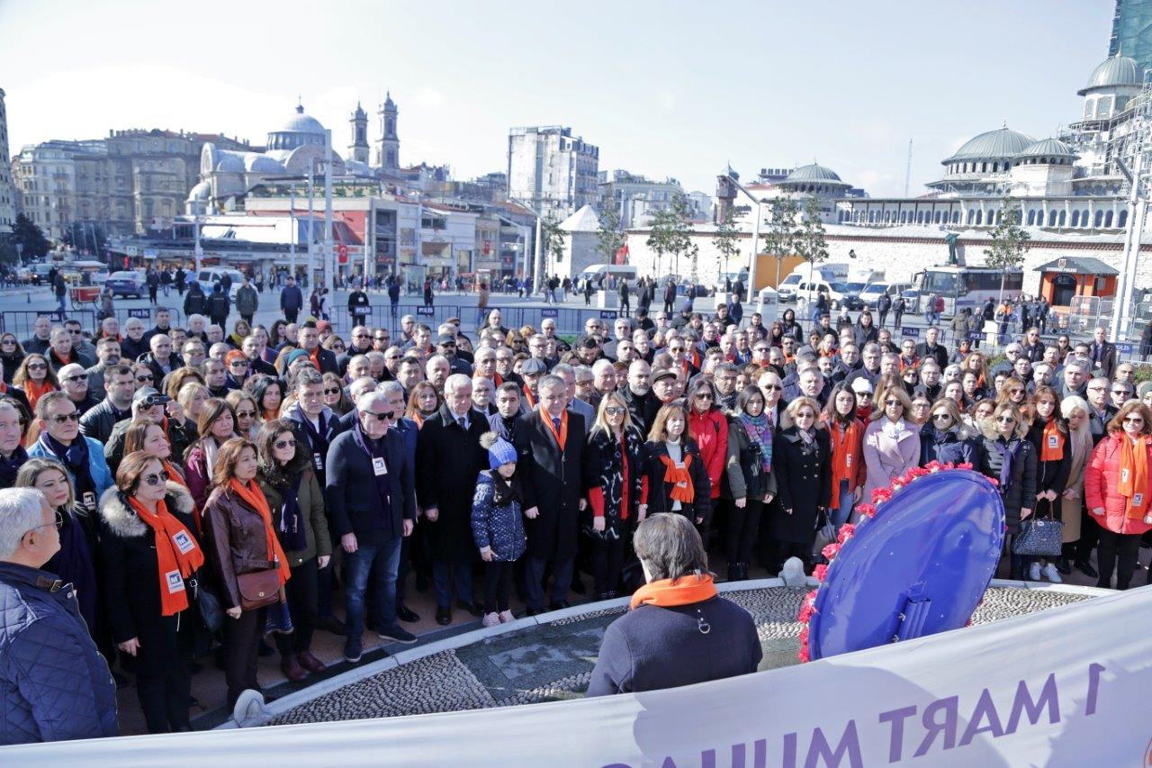 Mali Müşavirler Taksim'de meslek sorunlarını haykırdı - Resim : 1