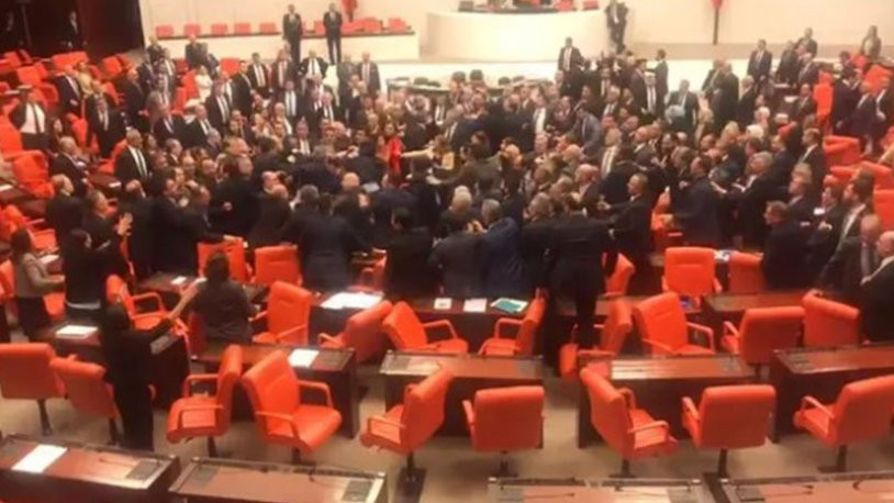 TBMM'de kapalı oturumda kavga! AKP'li milletvekillerinden saldırı