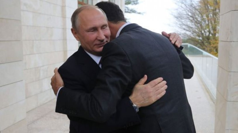 Erdoğan'ı kapıda bekleten Putin, Esad'ı dış kapıda karşıladı