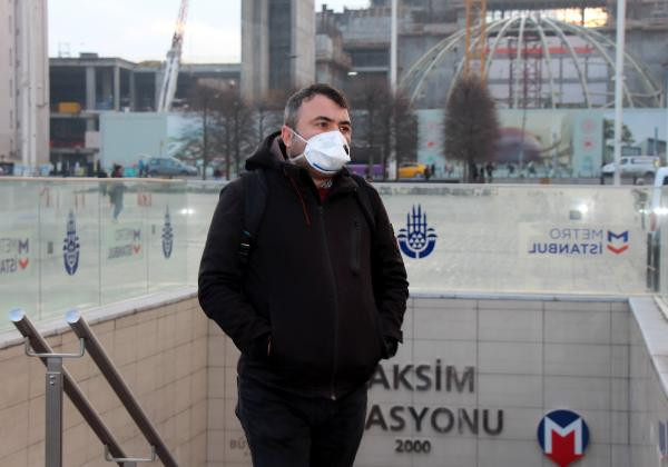 Türkiye'deki ilk koronavirüs vakasının ardından Taksim Meydanı - Resim : 2